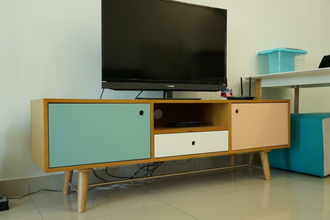 2 Carpark Gep 5 Star Hotel Bed & Sofa Studio سيري كيمبانغان المظهر الخارجي الصورة